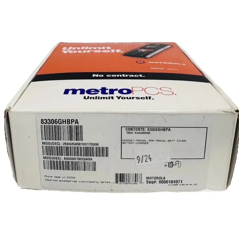 Motorola Moto VE240 TracFone Powers On / Screen Works-Charger & Original Box